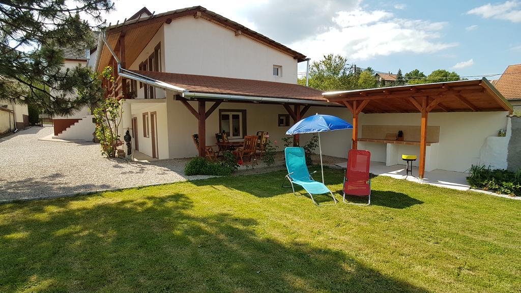 Villa Nora Heviz Exterior photo