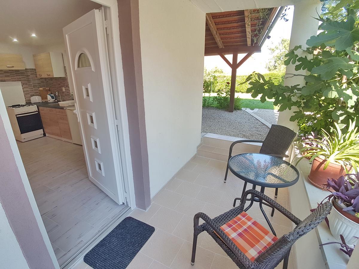 Villa Nora Heviz Exterior photo